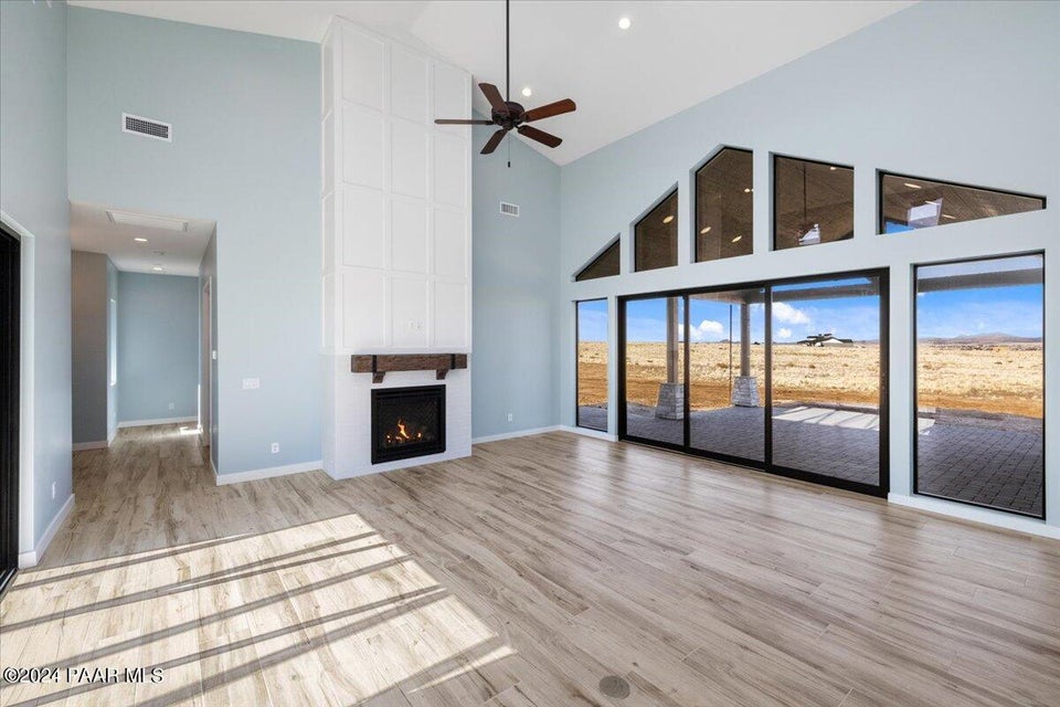 Asher Trail interior living